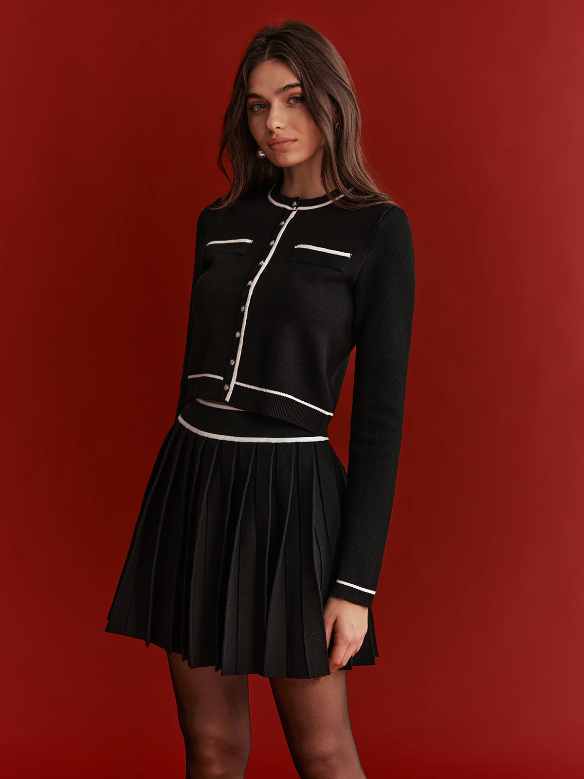 Contrast Trim Cropped Cardigan - Image 3