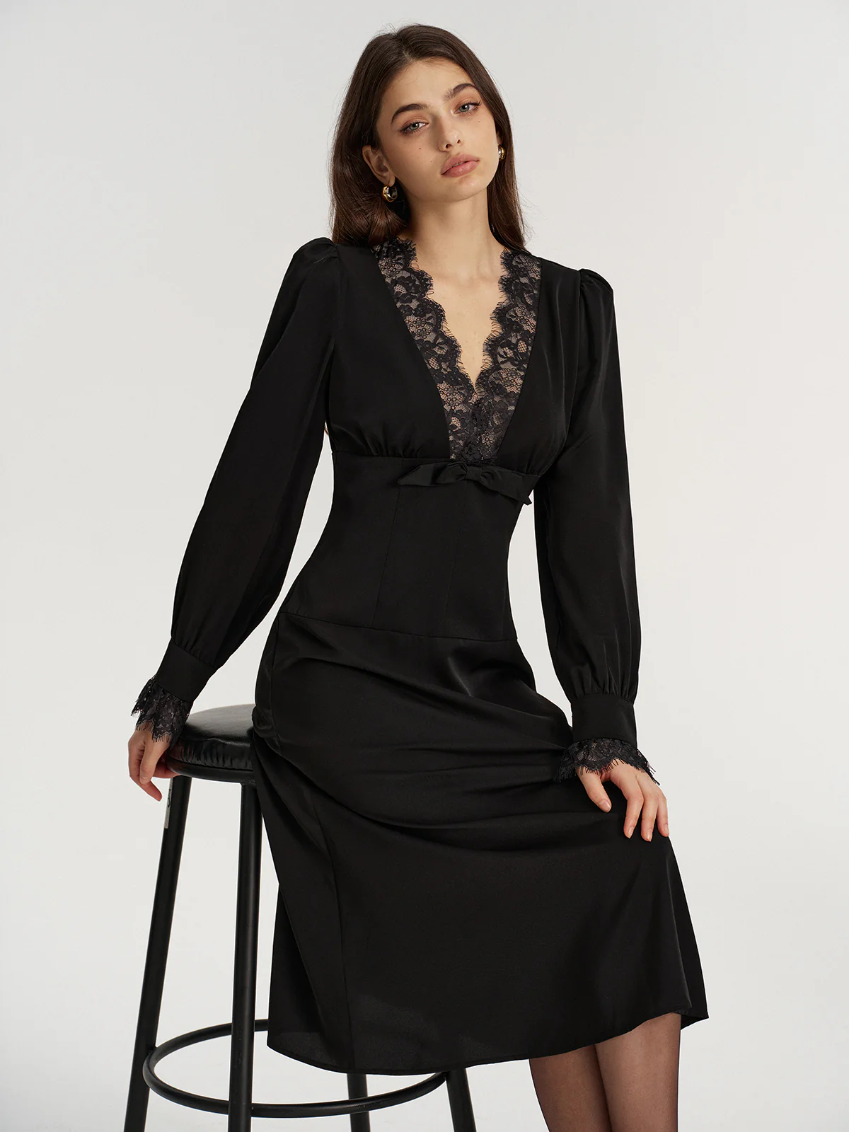 Lace V-Neck Bow Detail Satin Midi Dress - Image 4