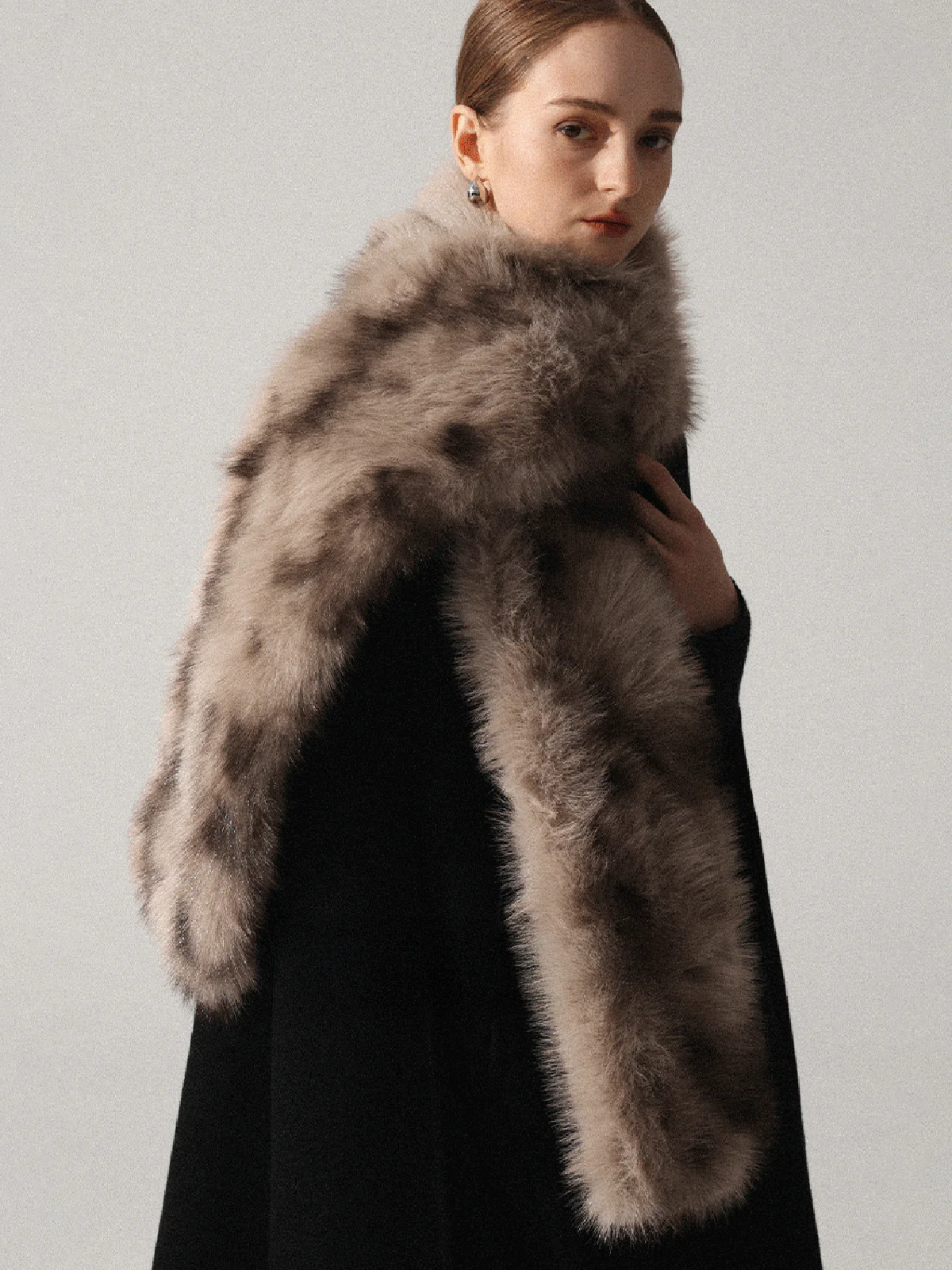 Leopard-Print Faux Fur Scarf - Image 5