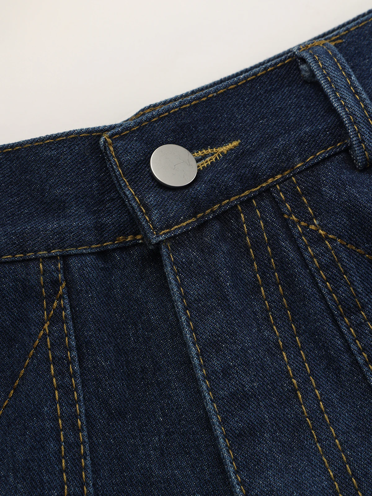 Mid-Waist Denim Curved-Leg Jeans - Image 4