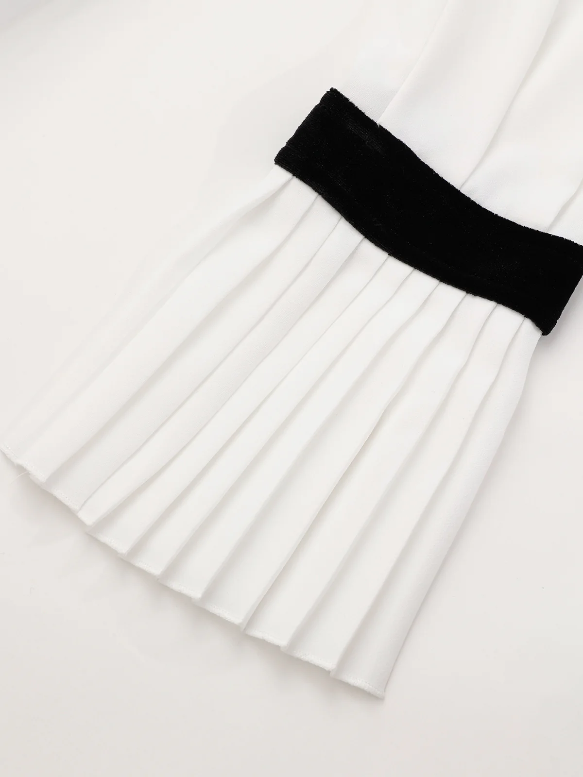 Pleated Cuff Contrast Panel Shirt - Image 5