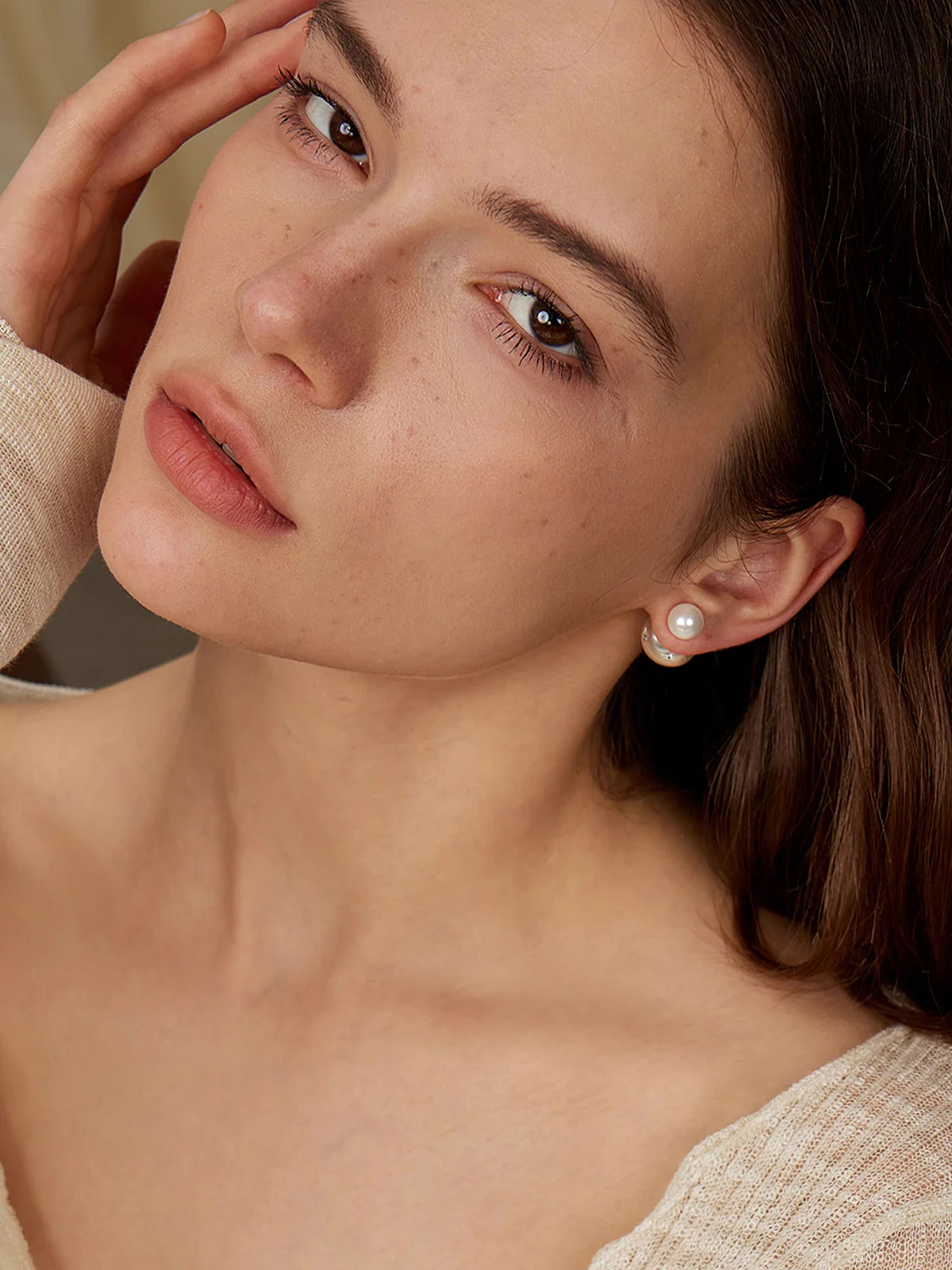 Star-Detail Double-Pearl Earrings - Image 3